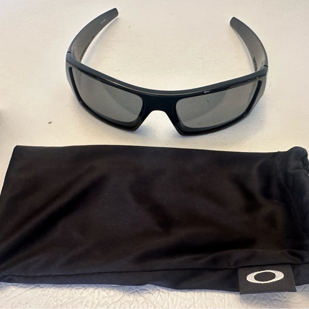 Oakley Gascan Polarized Polished Black Frame. Grey Lense. Brand New.